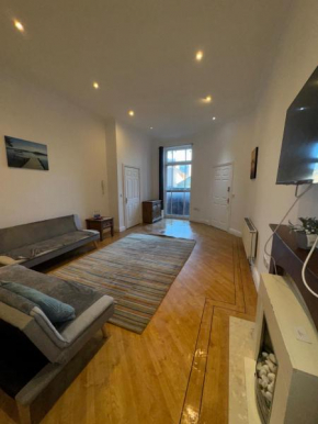 Westgate Haven - Spacious 4 Bedroom Apartment